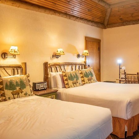 Finger Lakes Lodging Скеніетлес Екстер'єр фото