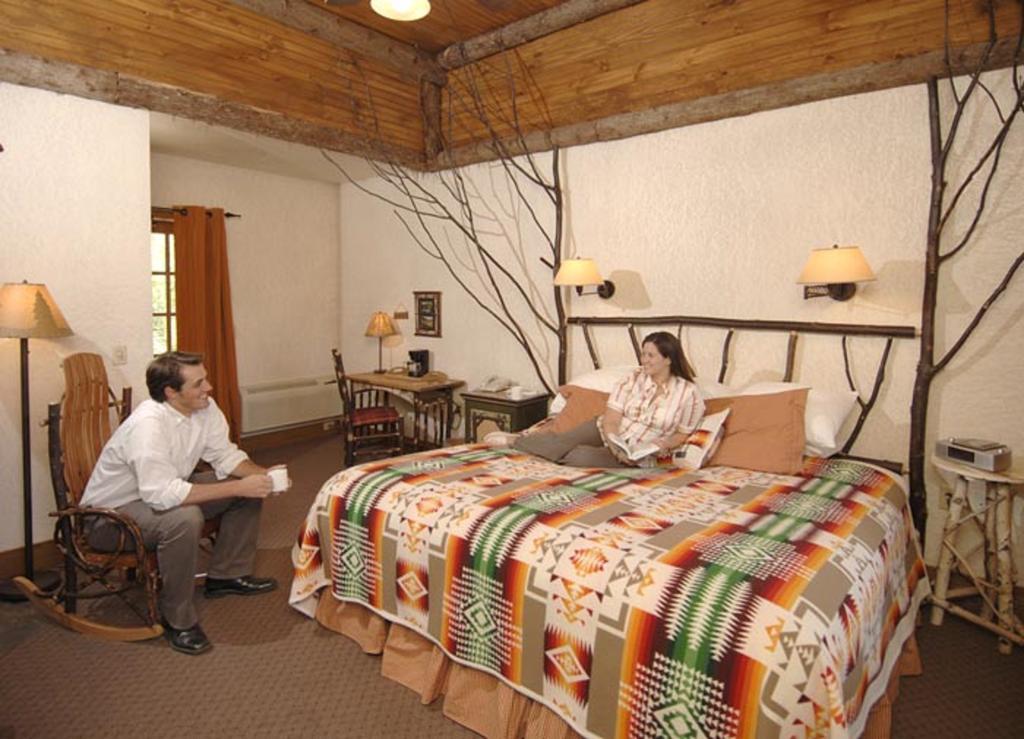Finger Lakes Lodging Скеніетлес Номер фото