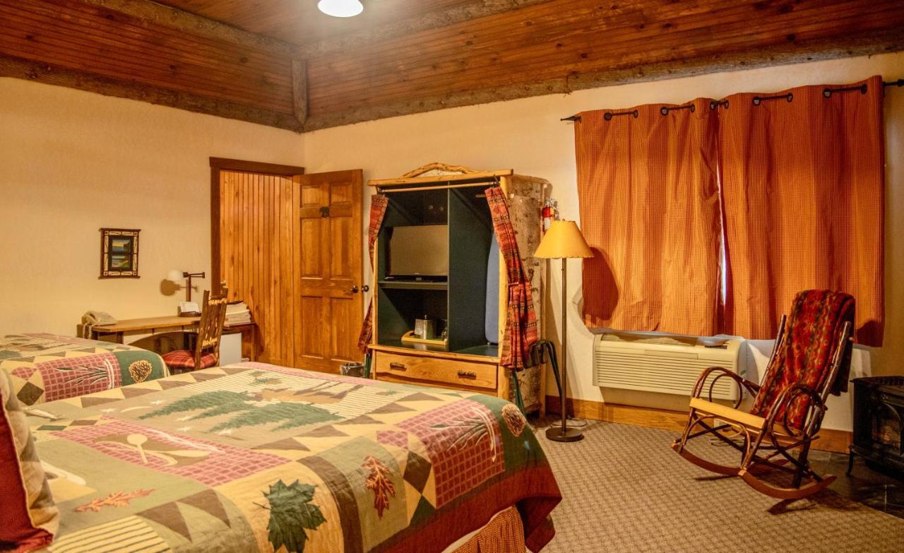 Finger Lakes Lodging Скеніетлес Екстер'єр фото