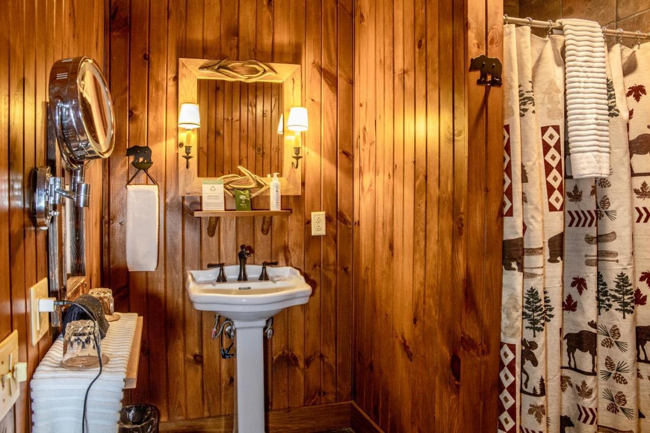 Finger Lakes Lodging Скеніетлес Екстер'єр фото