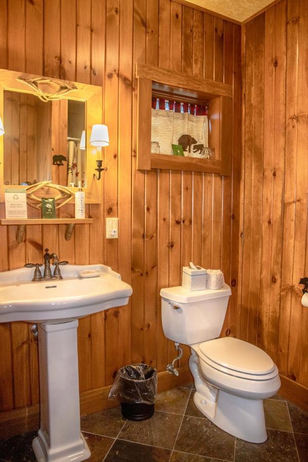 Finger Lakes Lodging Скеніетлес Екстер'єр фото
