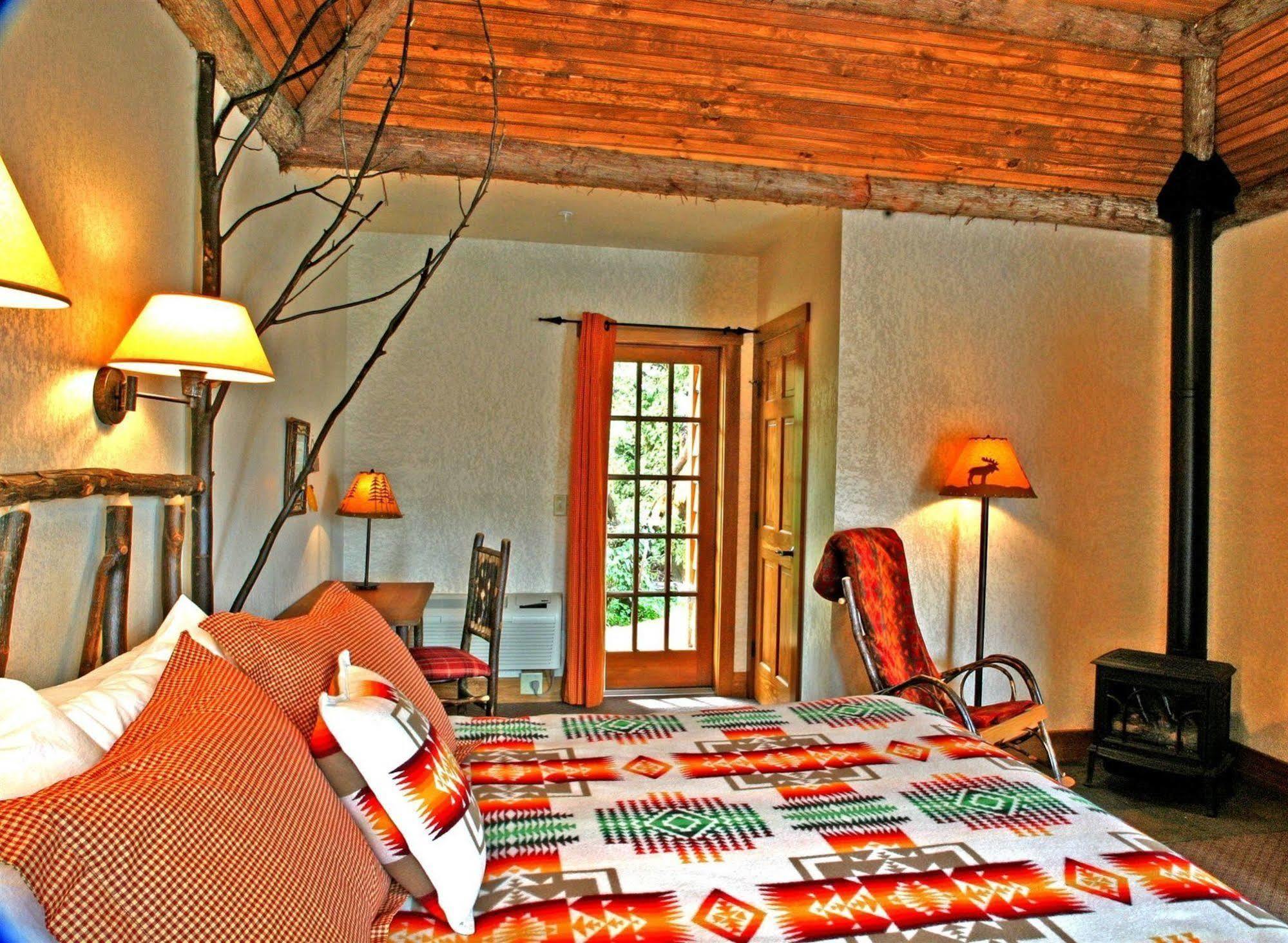 Finger Lakes Lodging Скеніетлес Екстер'єр фото