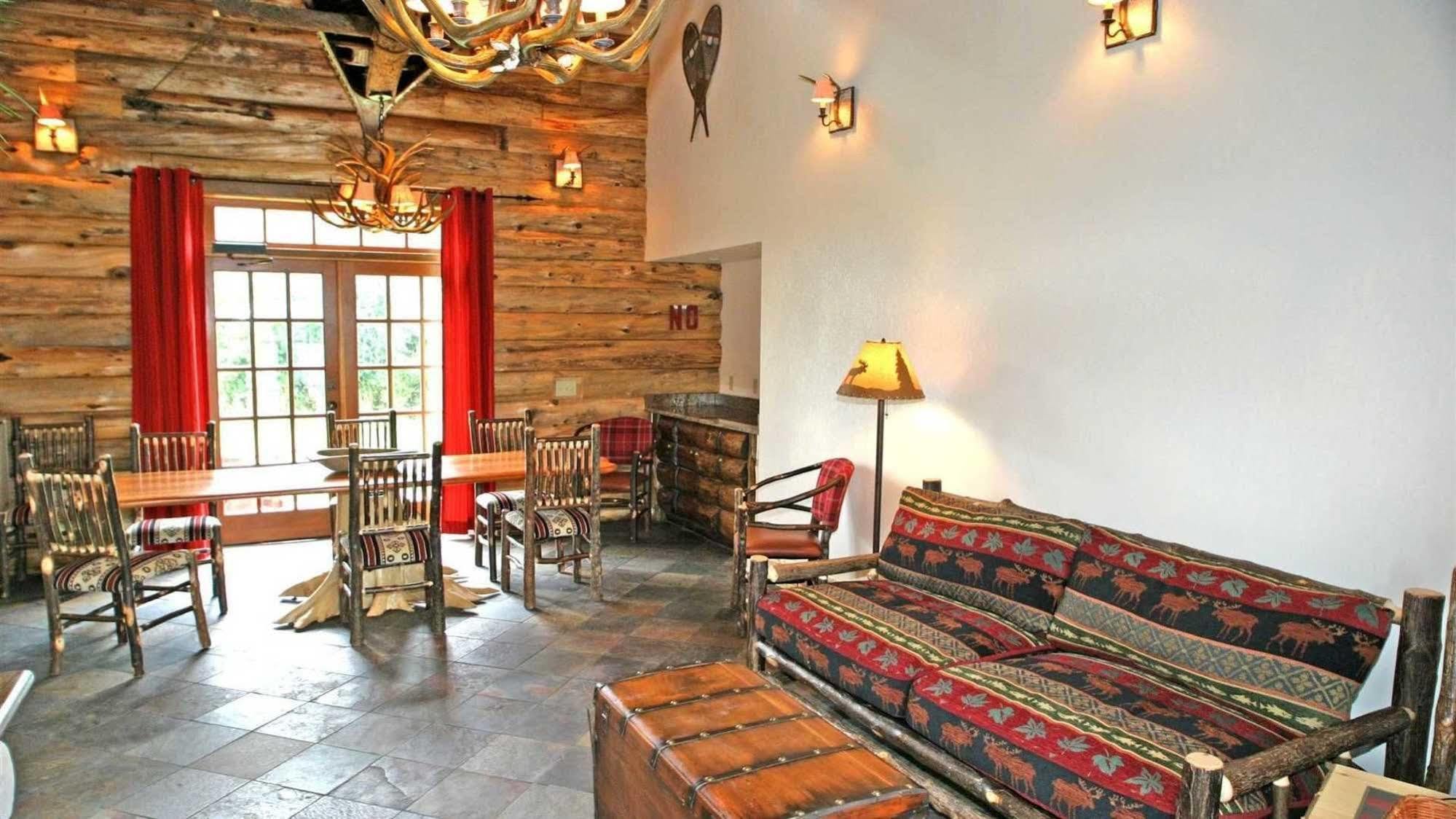 Finger Lakes Lodging Скеніетлес Екстер'єр фото